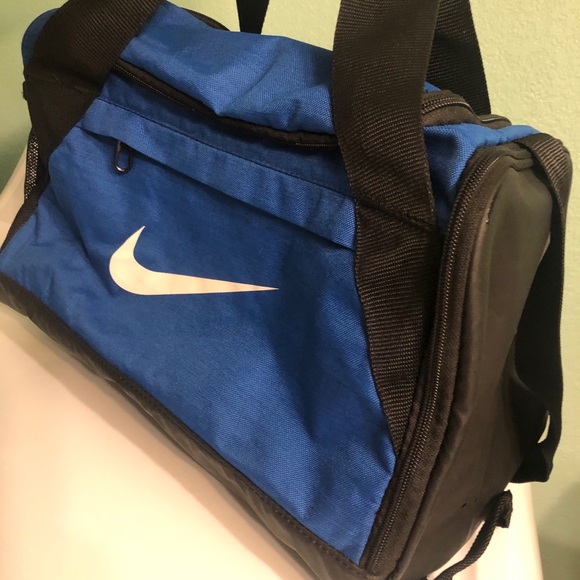Nike Duffle Bag - Picture 3 of 3